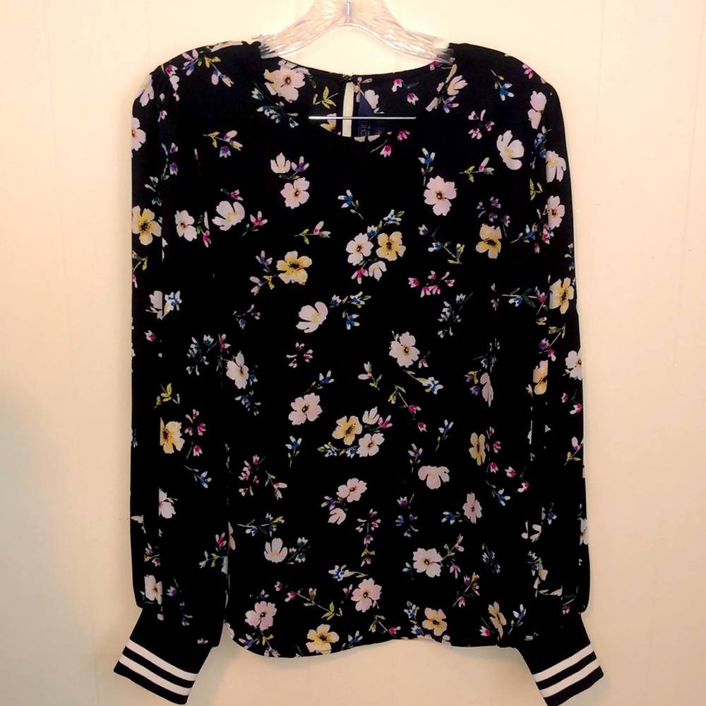 Rachel Roy Blouse. Floral Athletic Design. Size L